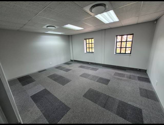 282M² OFFICE TO LET IN SUNNINGHILL